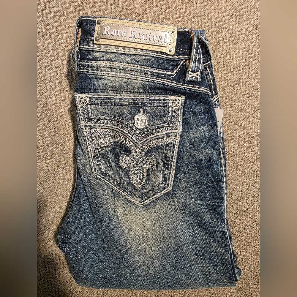 New w/ Tags Rock Revival Cellis B205 Boot Women's Denim Jeans Rhinestone Pockets